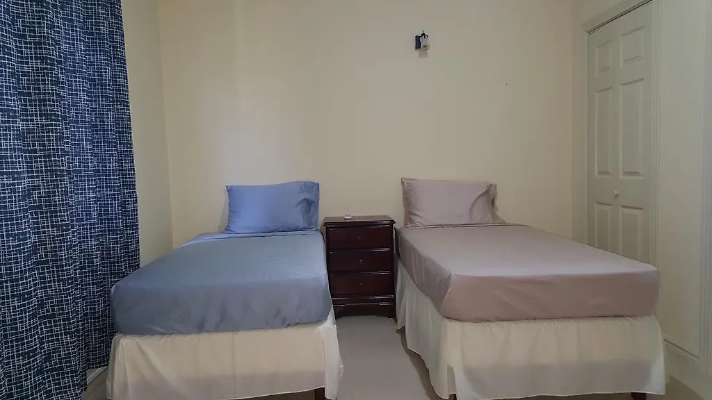 Apt 12, Executive Suites Ja - Palms Enfield 0*,