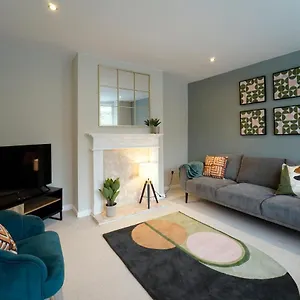 Perfectly Located 4 Bed Town House In Sleeps 8 , Wetherby United Kingdom